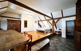 Roof Apartment Outlook